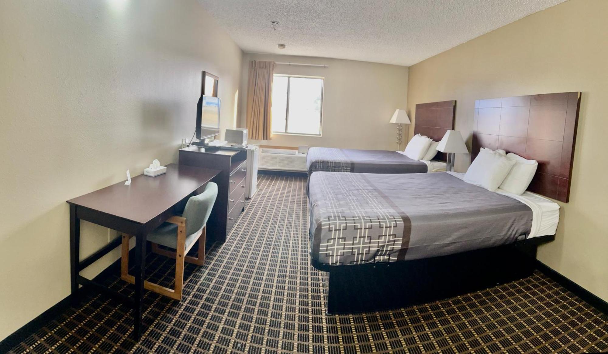 Designer Inn And Suites Toledo Exterior foto